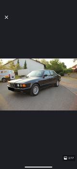 BMW 730i Auto 730i - BMW 730 mit Benzin-Antrieb