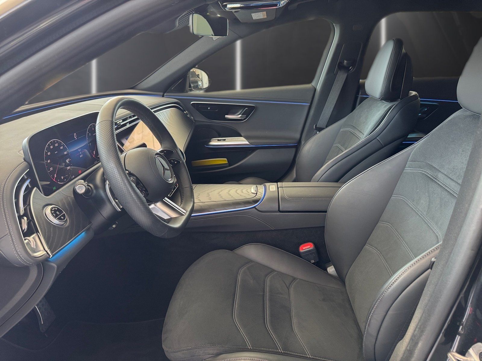 Fahrzeugabbildung Mercedes-Benz E 220 T d AMG*Distro*Totwinkel*LED*Kamera*CarPla
