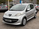 Peugeot 107 Filou - Peugeot 107 mit Benzin-Antrieb: Kleinwagen, Automatik