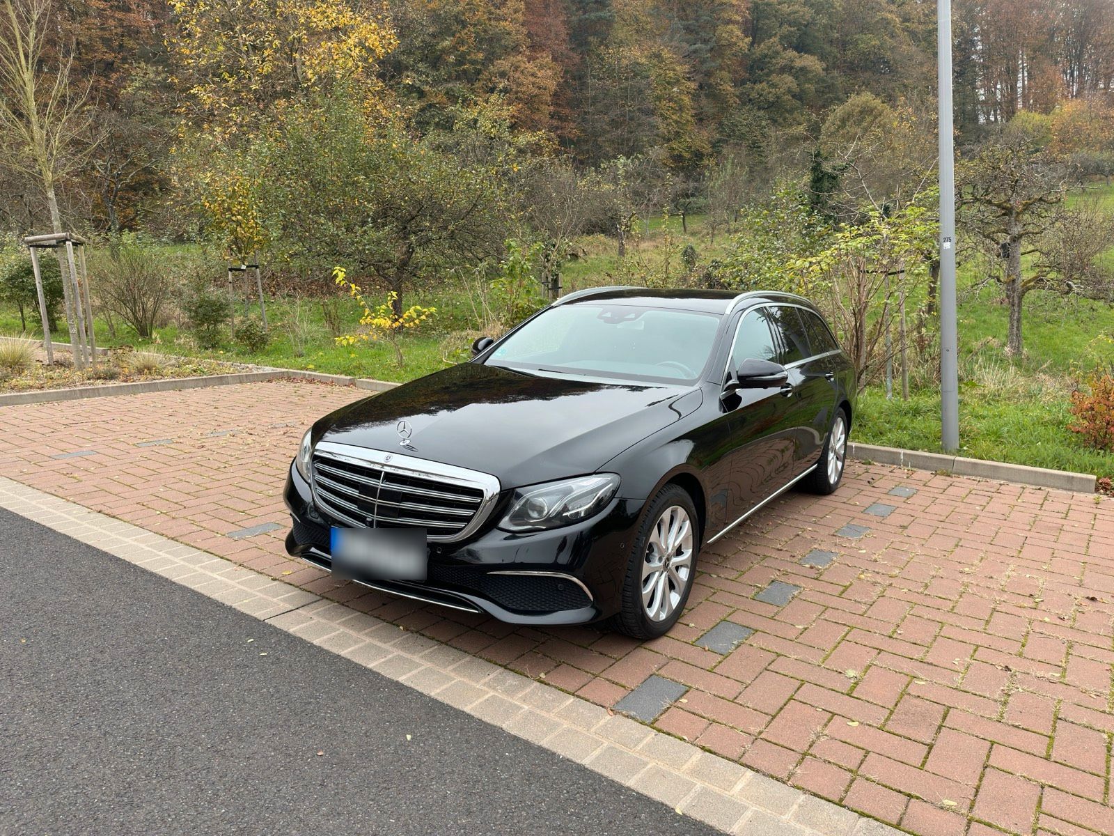 MERCEDES-BENZ Mercedes E350d EXCLUSIVE Widescreen Scheck...