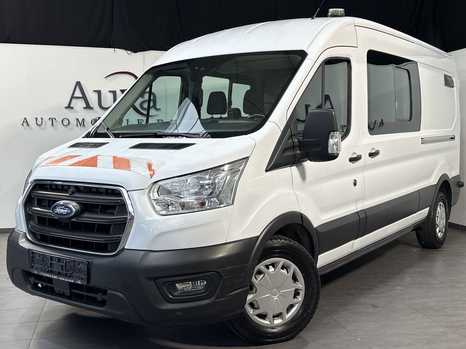 Fahrzeugabbildung Ford Transit 350 L3H2 DoKa AHK+KAMERA+STANDHEIZUNG+PP