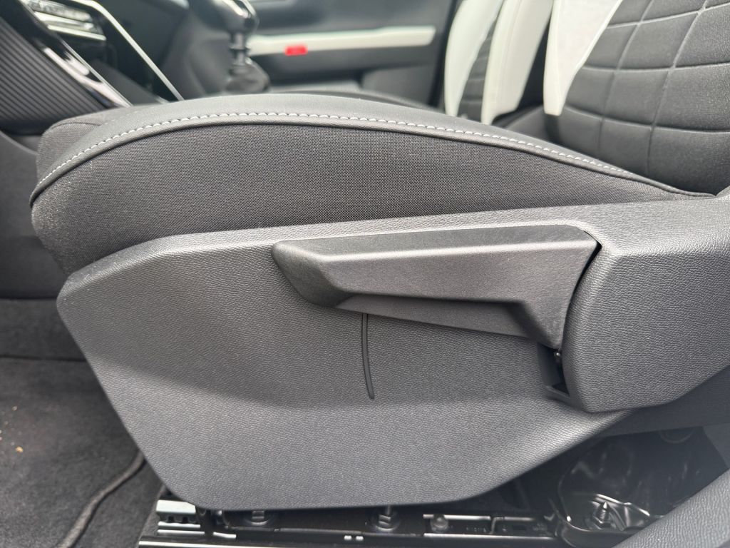 Fahrzeugabbildung Citroën C3 Turbo 100 PLUS + Winter Paket*Allwetterreifen