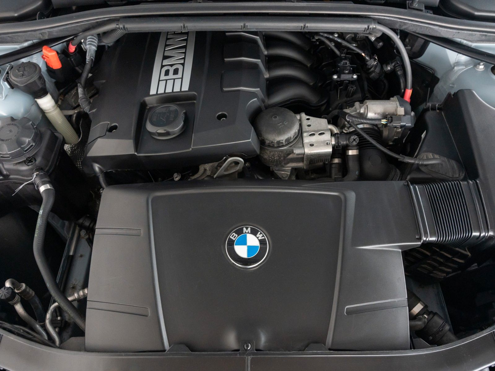 Fahrzeugabbildung BMW 318i PDC Multilenkra Start/Stop Chrome-Line LM