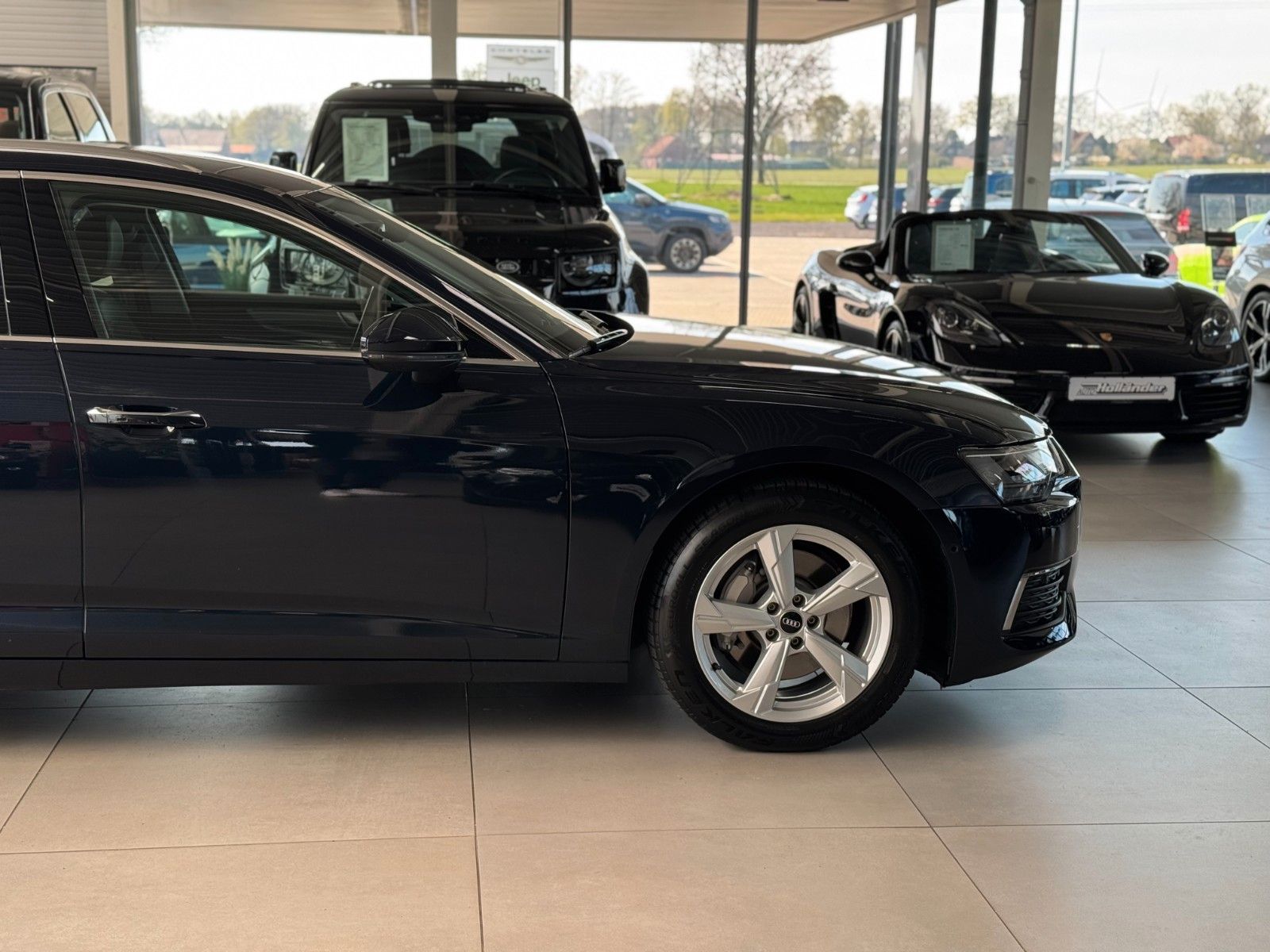 Fahrzeugabbildung Audi A6 Avant 45 TFSI design Business+Assistenz-Paket