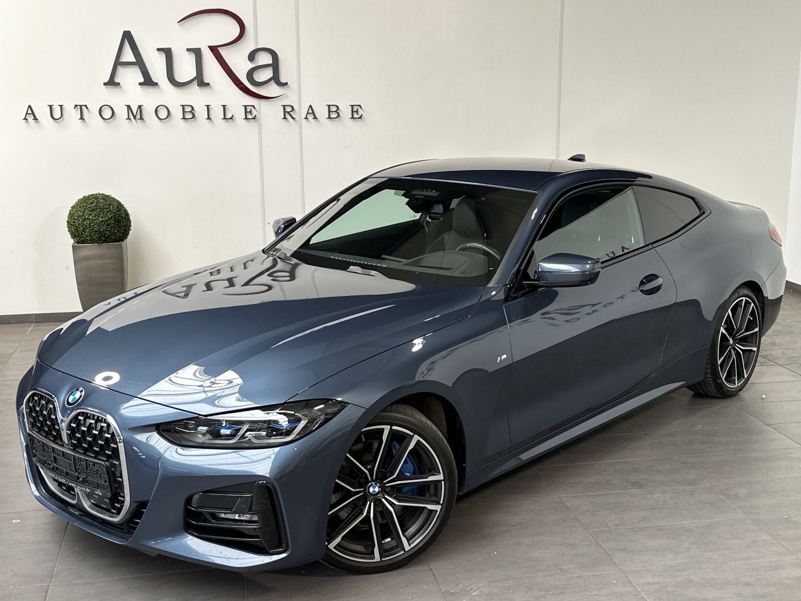 Fahrzeugabbildung BMW 420d Coupé M-Sport NAV+LED+AHK+HEAD-UP+360°+19ZO