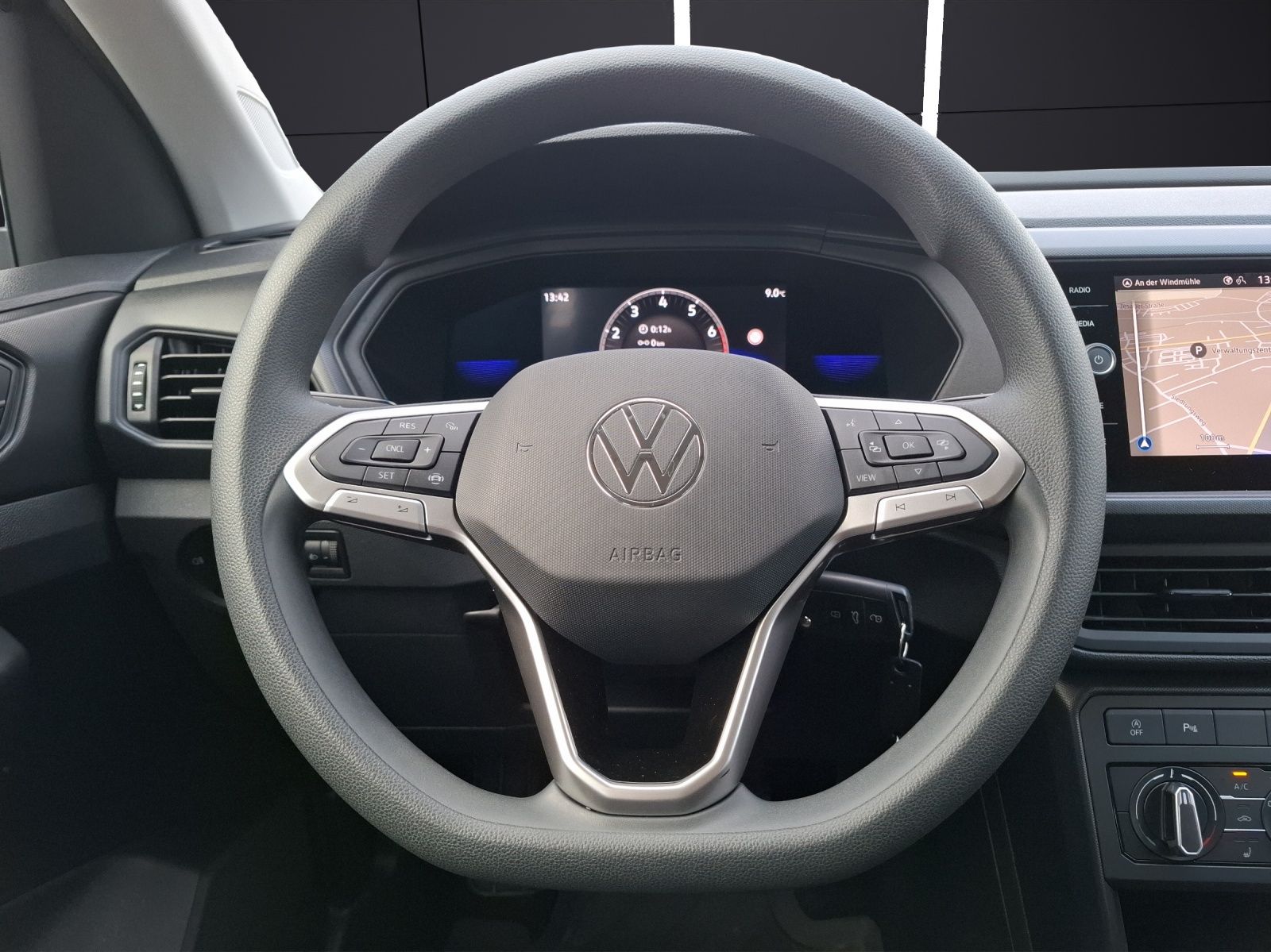 Fahrzeugabbildung Volkswagen T-Cross TSI Basis Navi AID PDC SH