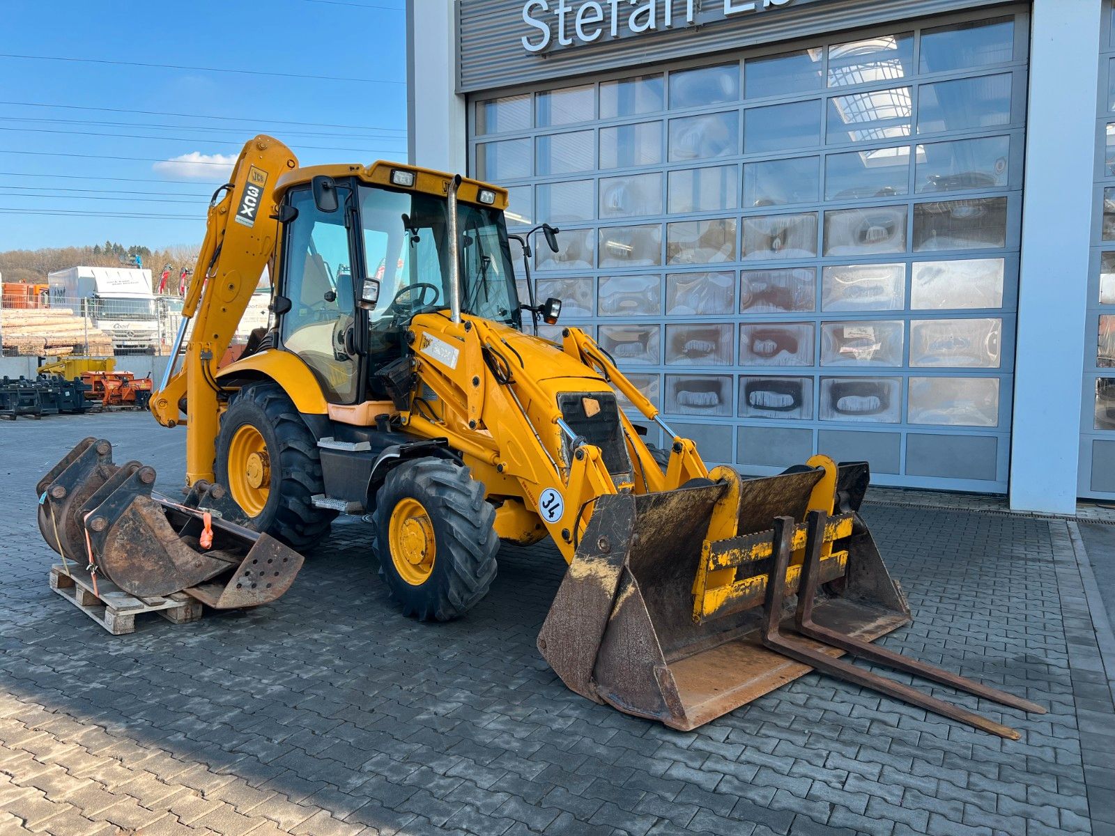 Fahrzeugabbildung JCB 3CX / 9.030h / Löffelpaket / Gabel / Schaufel