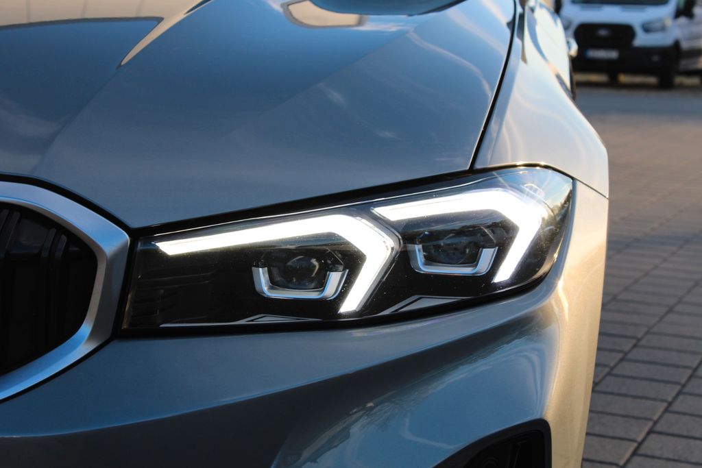 BMW 318d Touring AUT SHZ NAVI PDC LED KLIMAAUT