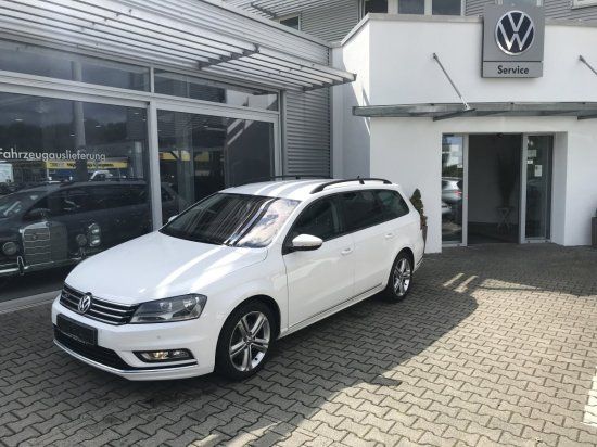 Volkswagen Passat Variant 2,0 DSG R-Line AHK*DCC*PDC