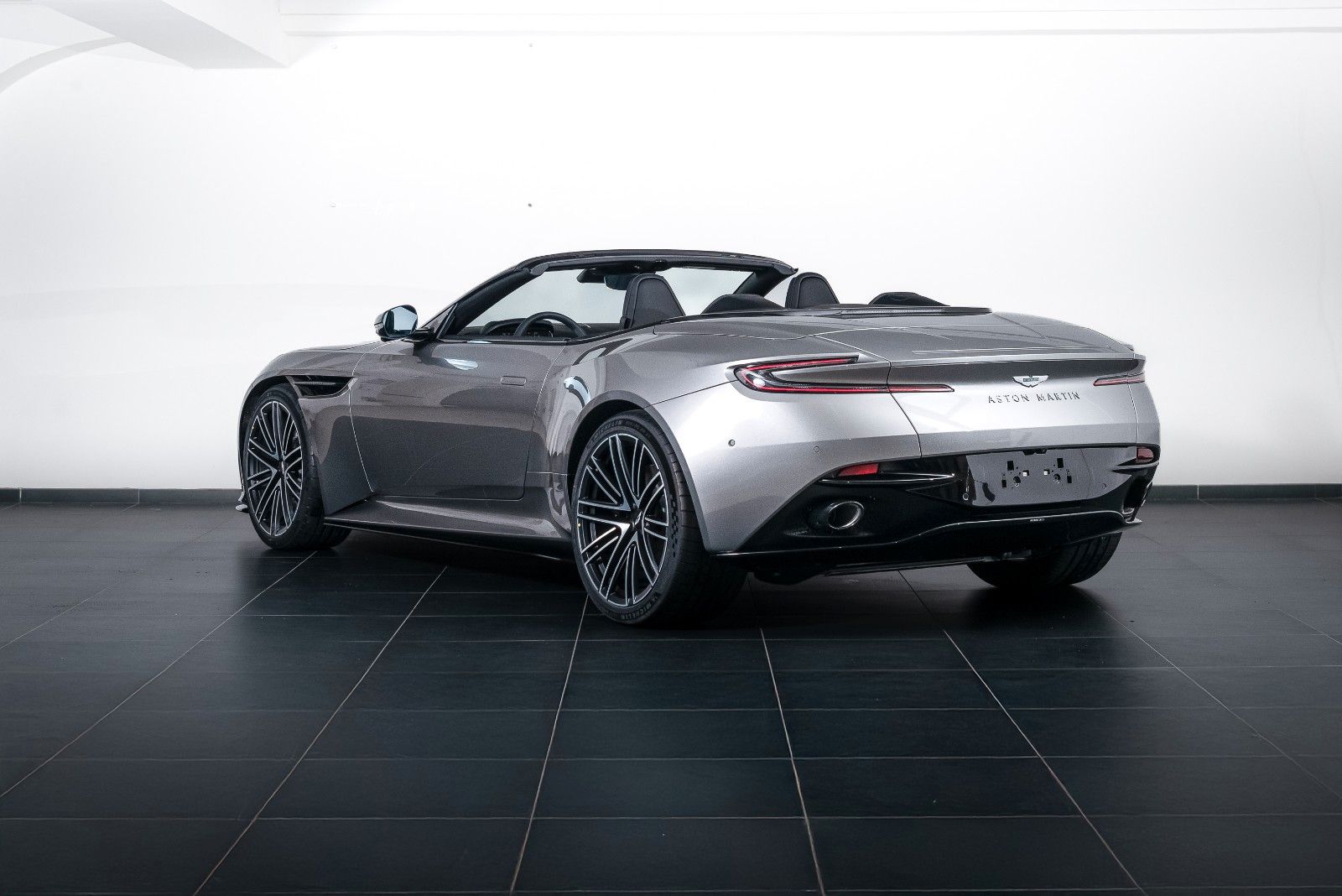 Aston Martin DB12 4.0 V8 Volante imagem 3