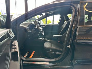 Ford Focus*ST*SpurH*Totwinkel*ACC*LED*2-Zonen*VOLL*