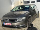 Volkswagen Passat Lim. Trendline BlueMotion,2,0 TDI,140 PS - Volkswagen Passat aus 2012 mit Diesel-Antrieb: Limousine