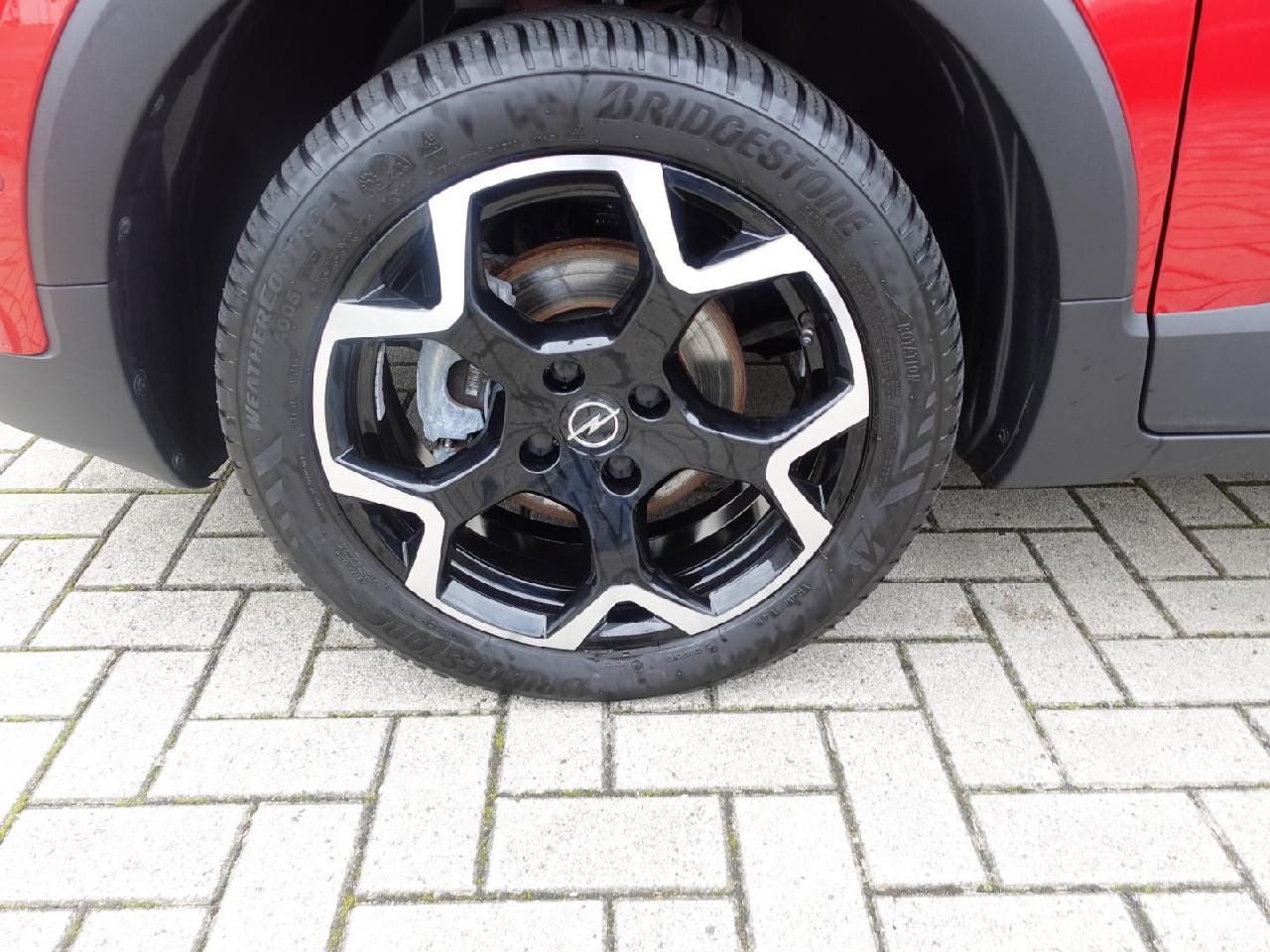 Fahrzeugabbildung Opel Crossland 1,2 Ultimate Automatik