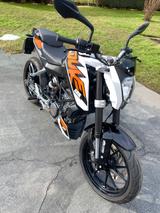 KTM Duke 125 - KTM DUKE 125