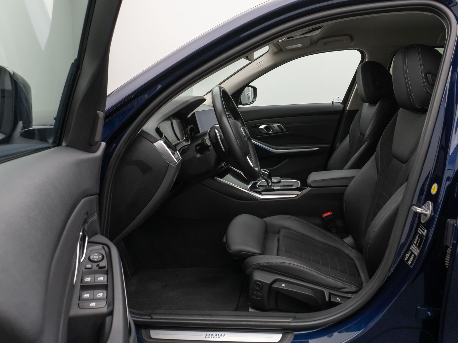 Fahrzeugabbildung BMW 320d Sport Line DAB HiFi PDC Geschwindigkeitsreg
