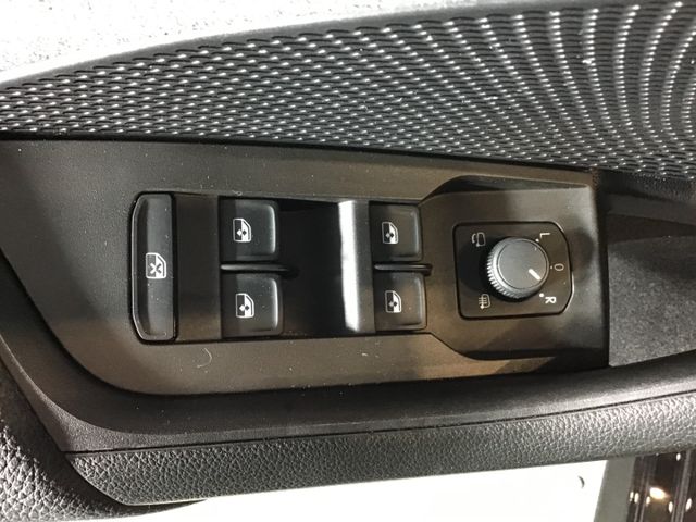 Fahrzeugabbildung Skoda Octavia Selection 2.0 TDI Combi DSG/Navi/ACC/RFK