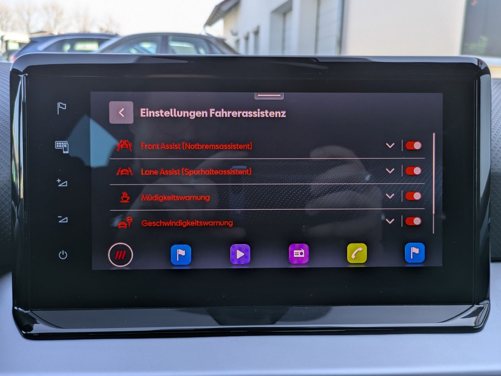 Fahrzeugabbildung SEAT Arona 1.5 TSI FR DSG AHK*ACC*LED*APP*DAB*KAMERA