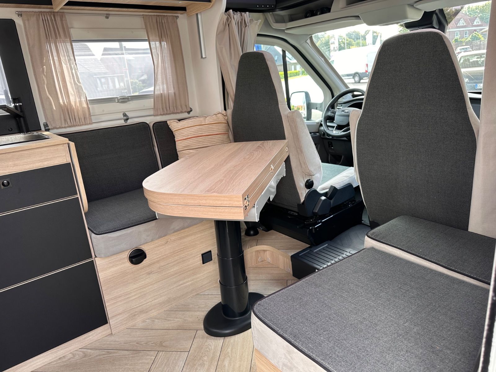 Fahrzeugabbildung Challenger 337 GA Etape Edition M25 Automatik Arctic-Paket