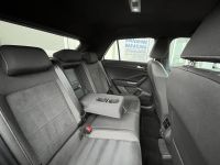 Volkswagen T-Roc 2.0 TDI DSG R-Line 2.HD NAV KAM AHK 2J GAR bei Autohaus Landmann & Maier OHG