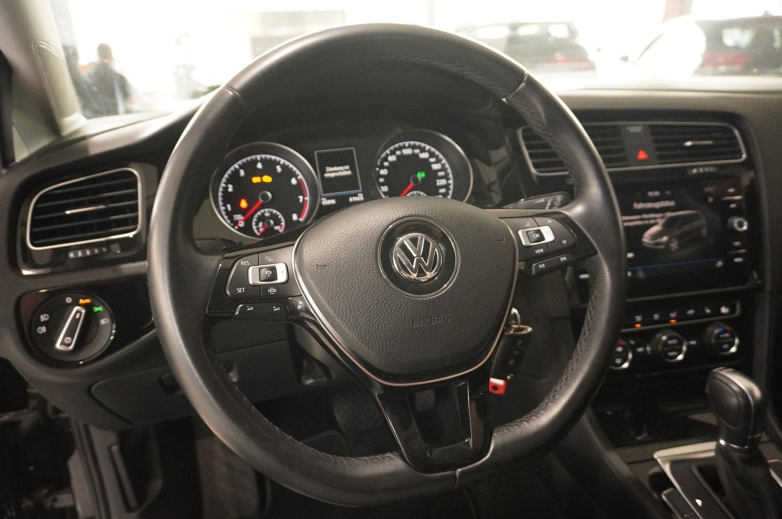 Fahrzeugabbildung Volkswagen Golf VII Lim. 1.5 TSI HIGHLINE DSG NAVI/LED/ACC