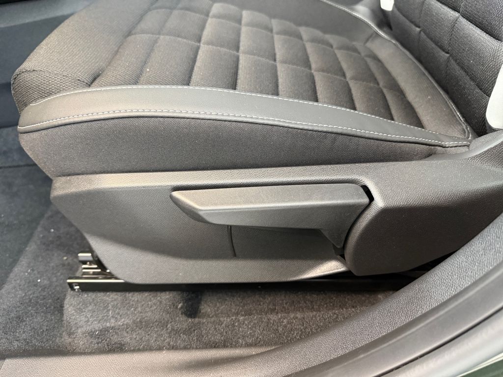Fahrzeugabbildung Citroën e-C3 Aircross PLUS / Winter Paket