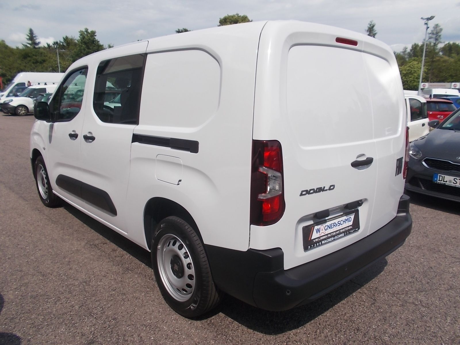 Fahrzeugabbildung Fiat Doblo Multicab L2 1.5 BlueHDi + 5 Sitzer