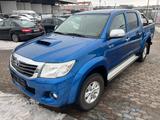 Toyota Hilux 3,0 Liter - blaue Toyota Hilux