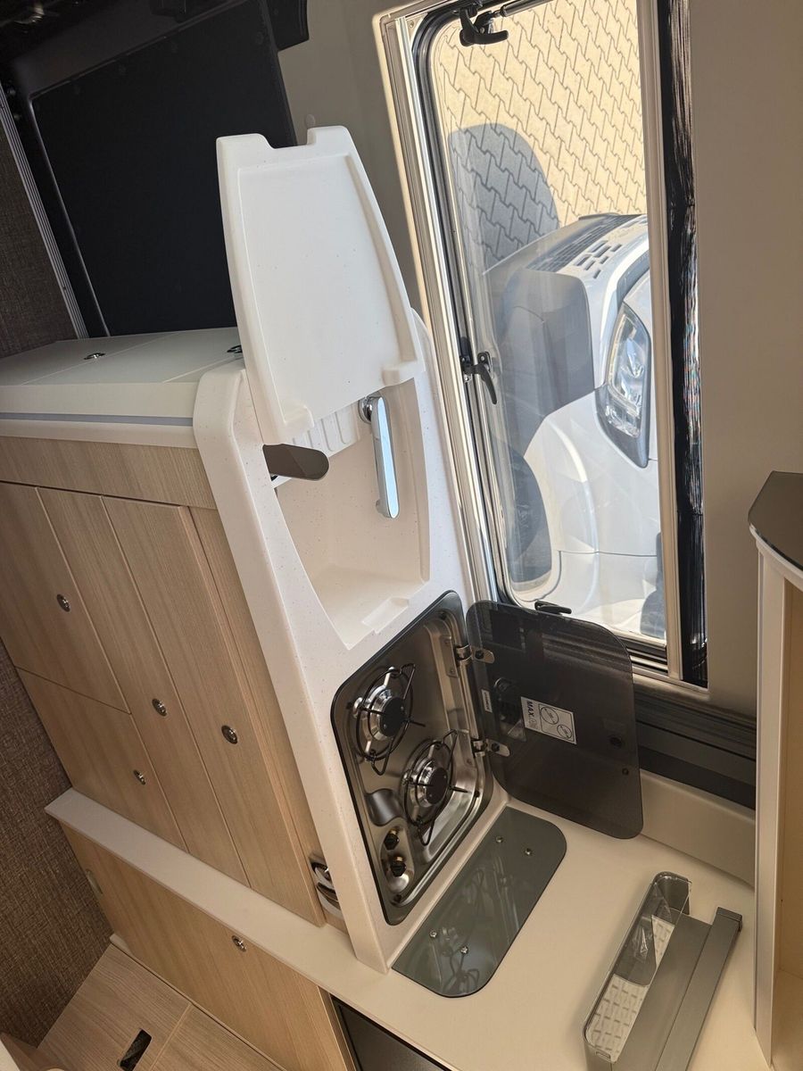 Fahrzeugabbildung Eura Mobil Van V 595 HB Klimaautomatik, Fahrassistenzpaket