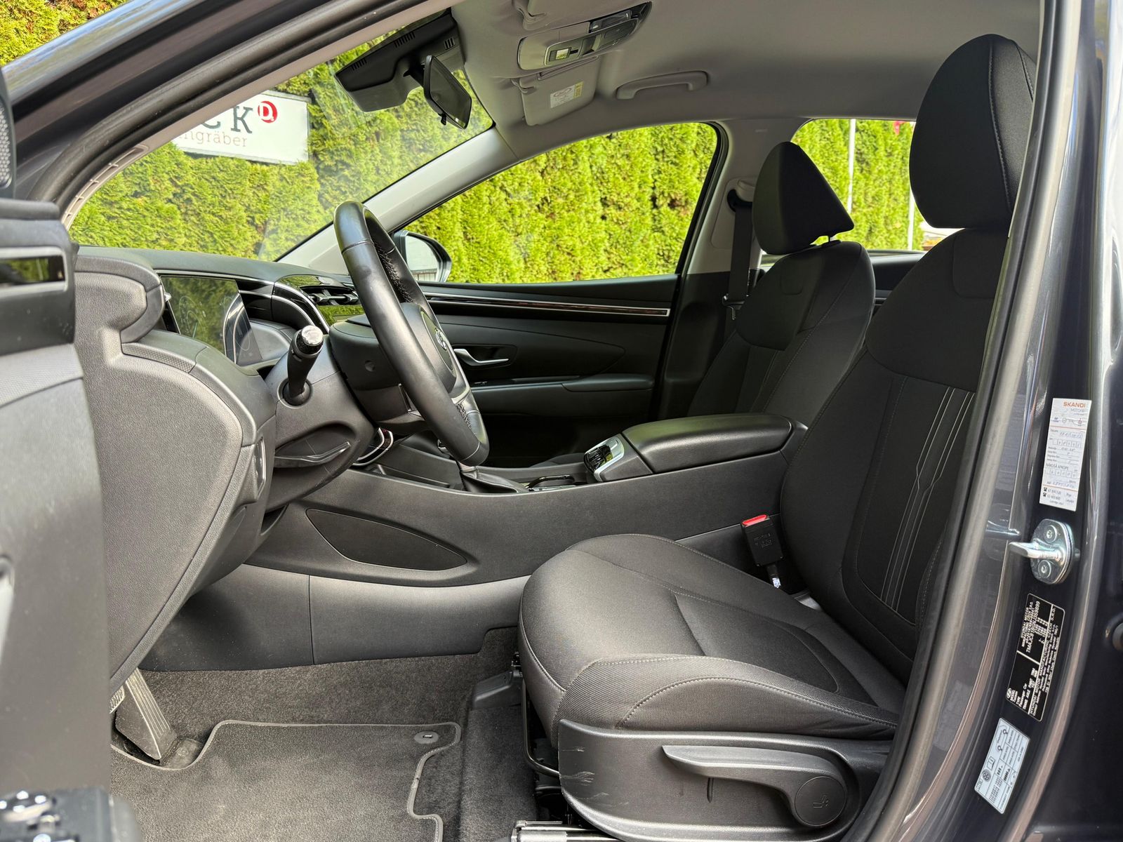 Fahrzeugabbildung Hyundai Tucson 1.6 T-GDI DCT 2WD LED+SHZ+KAM+CARPLAY+DAB