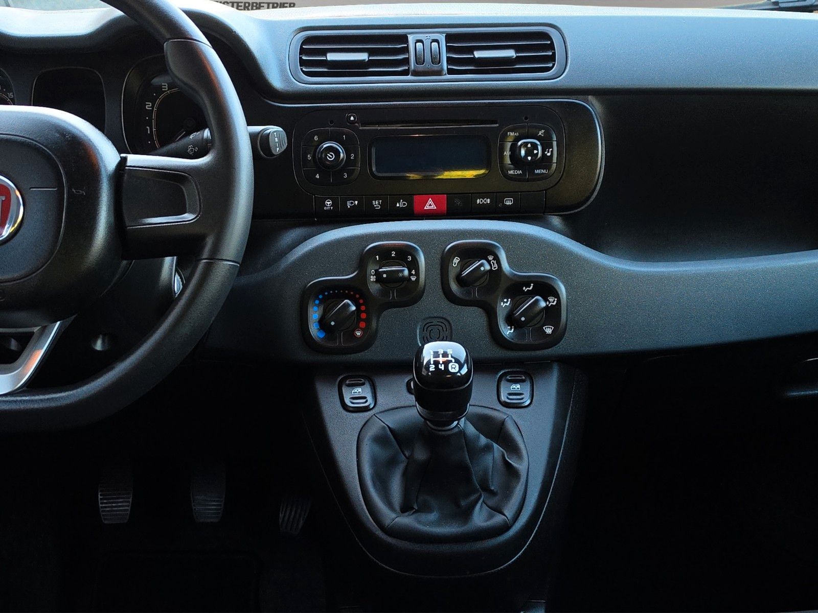 Fahrzeugabbildung Fiat Panda Easy AUS 1.HAND TÜV SERVICE NEU WENIG KM