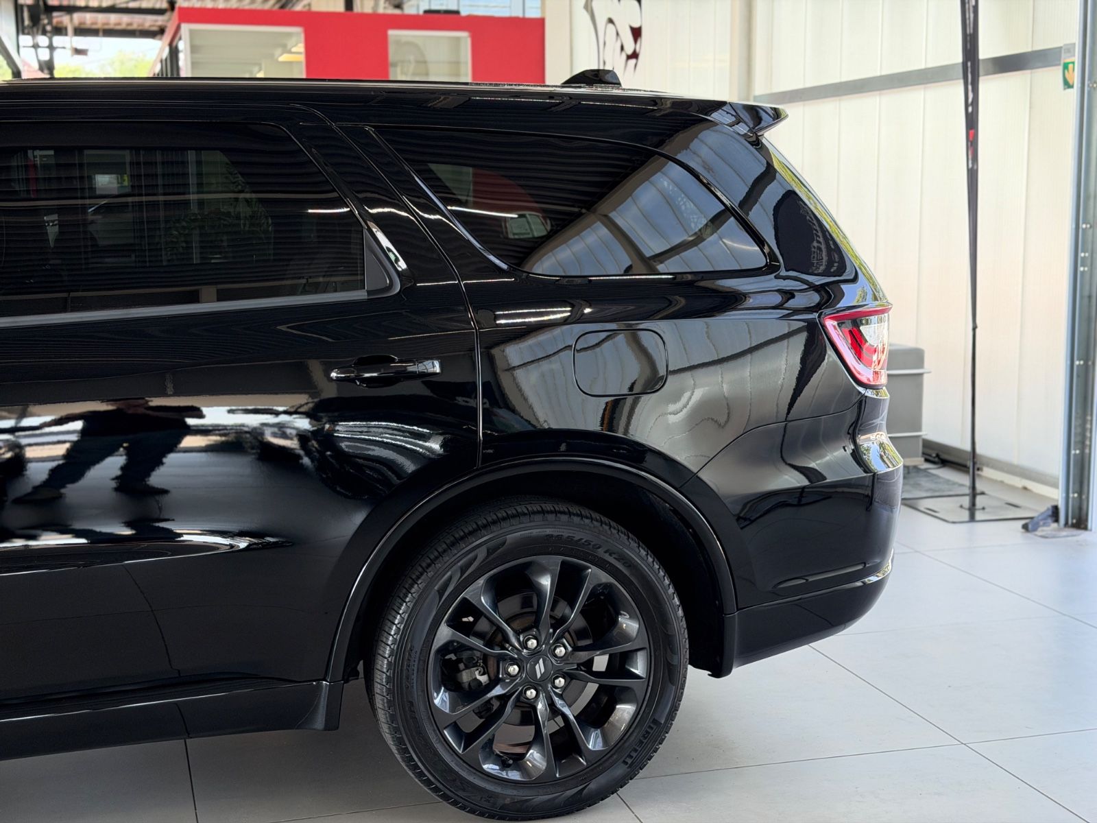 Fahrzeugabbildung Dodge Durango 5,7 HEMI R/T LPG Black-Top 7-Sitzer