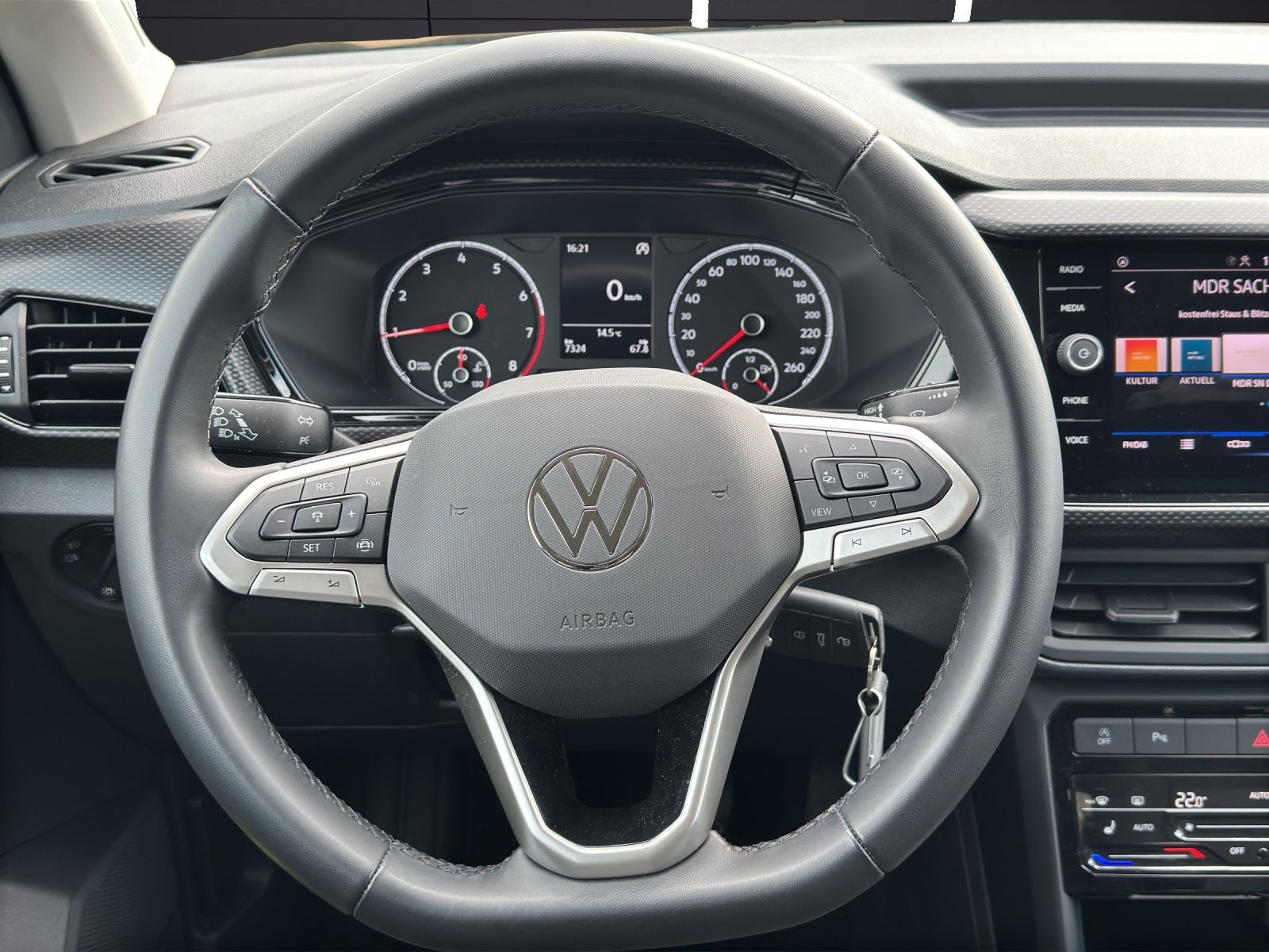 Fahrzeugabbildung Volkswagen T-Cross Life LED ACC SHZ DAB+ 5J-GARANTIE