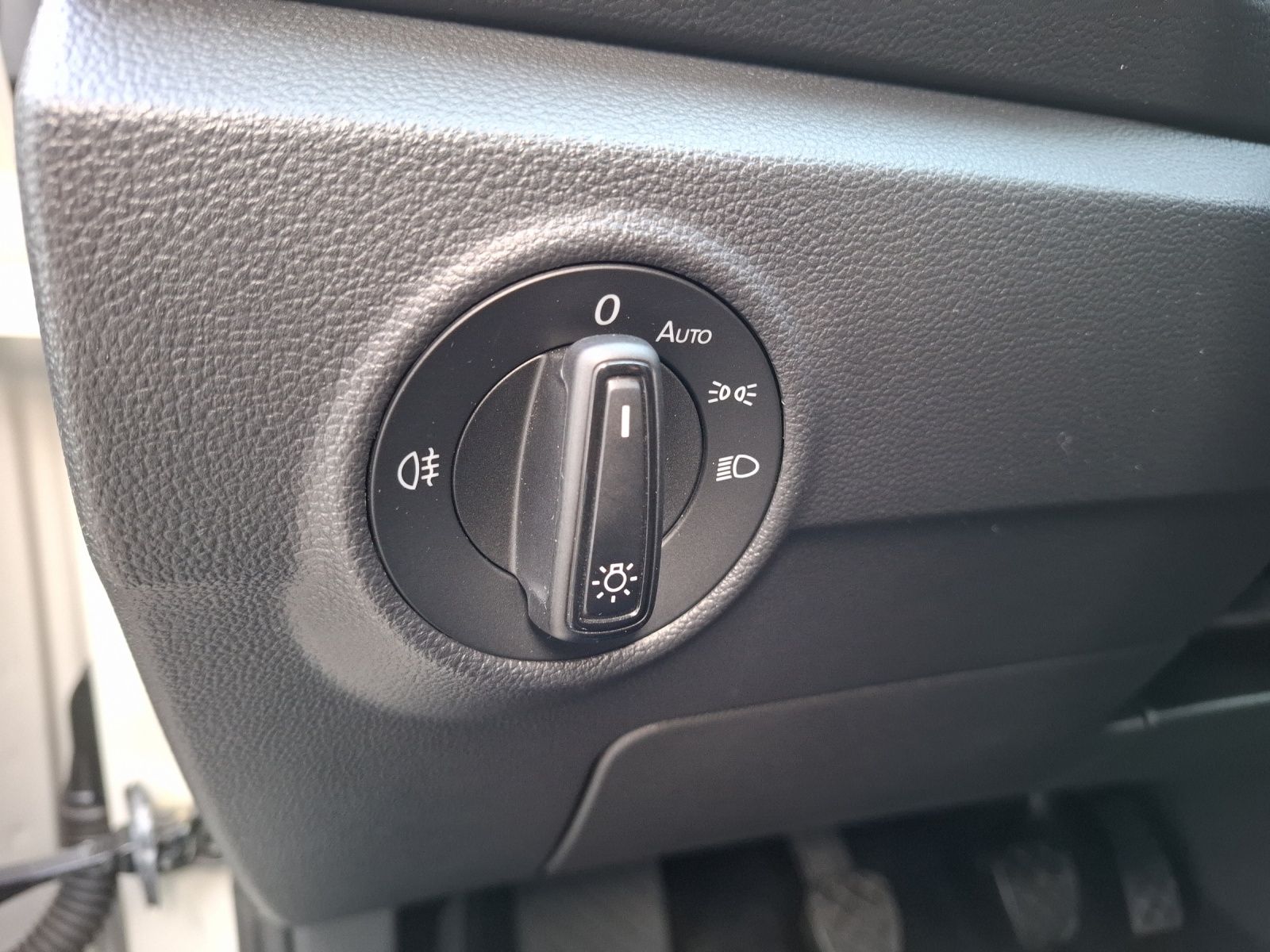 Fahrzeugabbildung Volkswagen T-Roc TSI LED AID Park-Assist SH