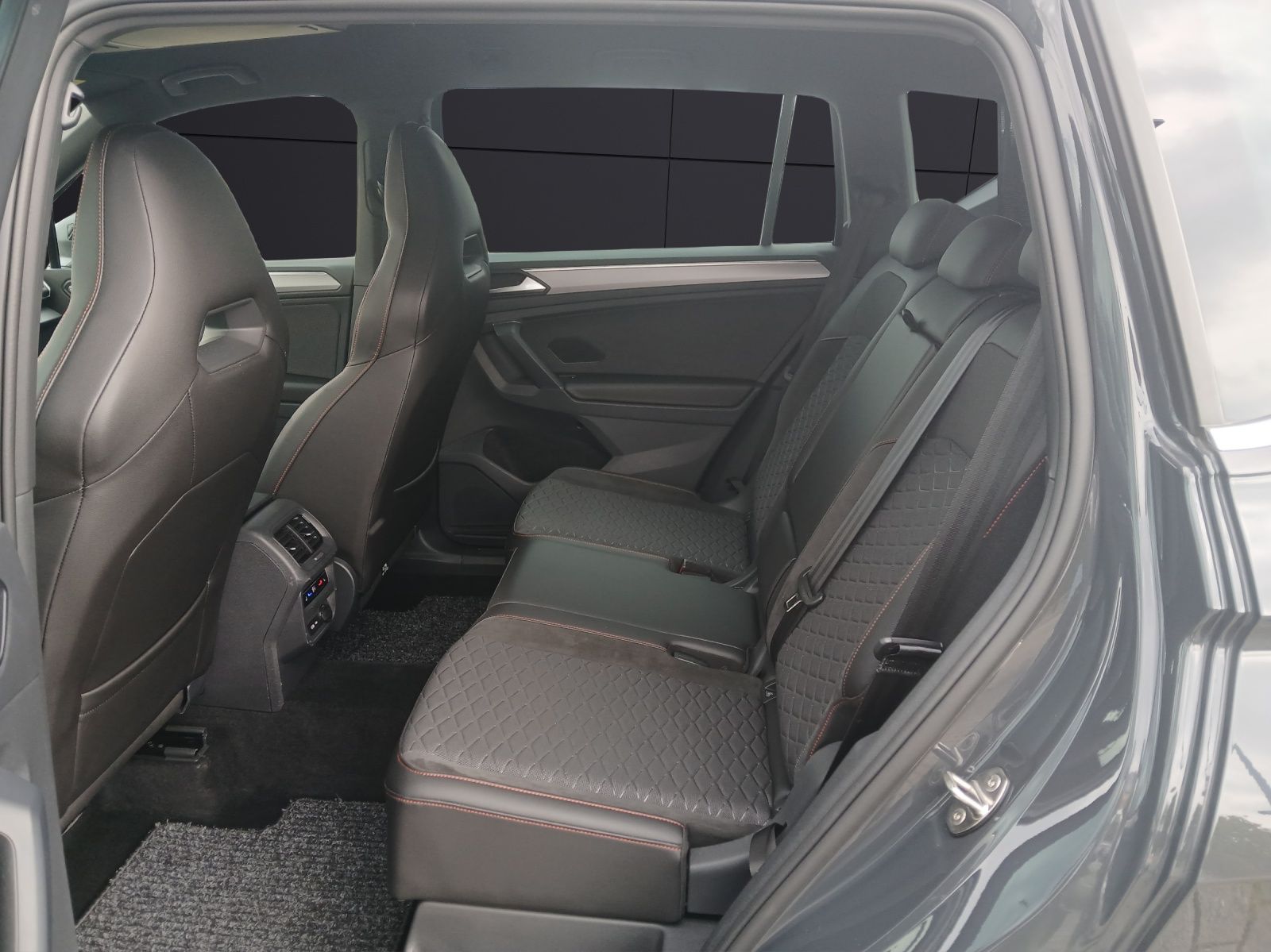 Fahrzeugabbildung SEAT Tarraco TDI FR-Line DSG 4Drive STH LED Navi AID