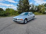 BMW 540i A - - gebrauchte BMW 5er Reihe aus dem Jahr 2000