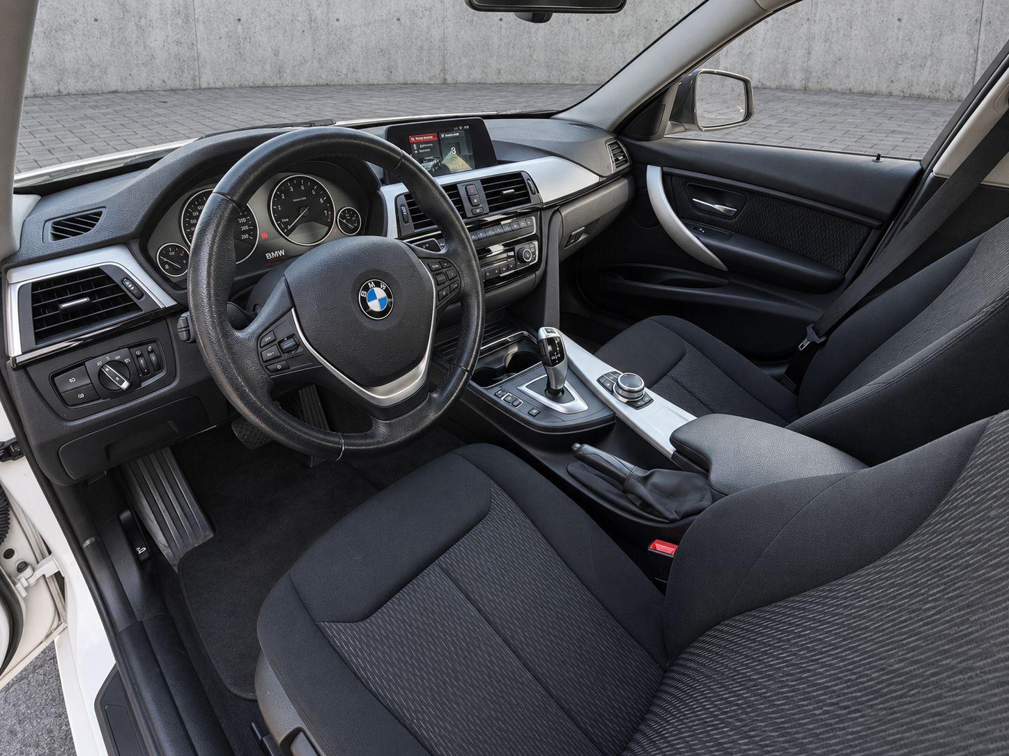 BMW 318 i Limousine 'Aut.'LED'WenigKM'Navi'