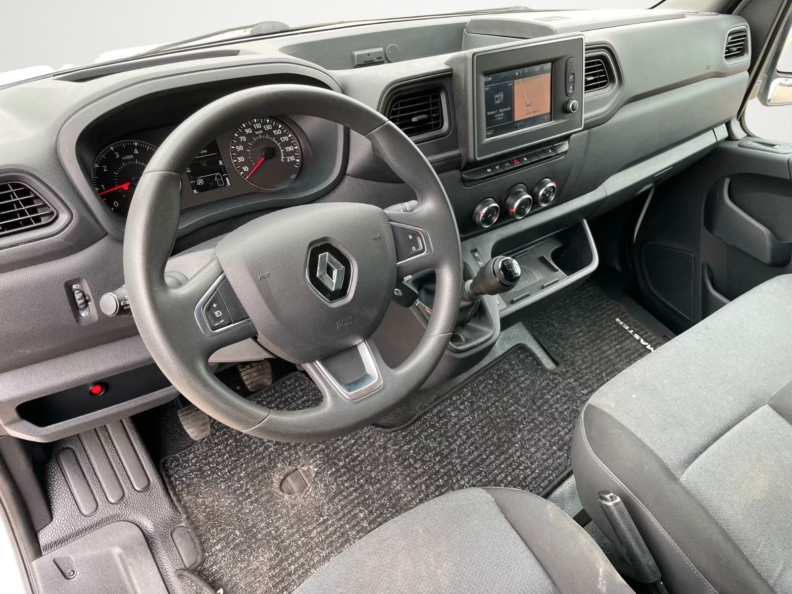 Fahrzeugabbildung Renault MASTER III KOFFER L3H1 3,5T RAMPE LADEBOARD