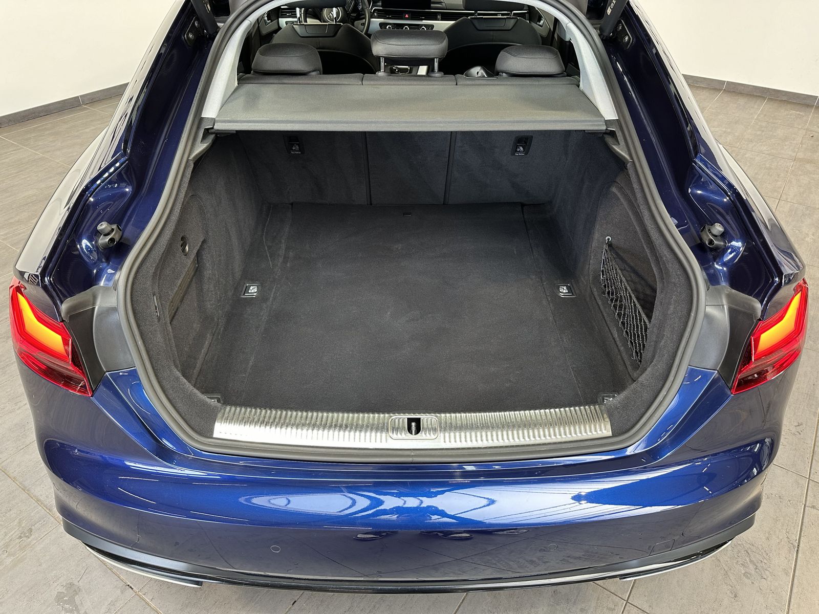 Fahrzeugabbildung Audi A5 SpB 40 TDI Black NAV+LED+AHK+VCOCKPIT+B&O+1HD