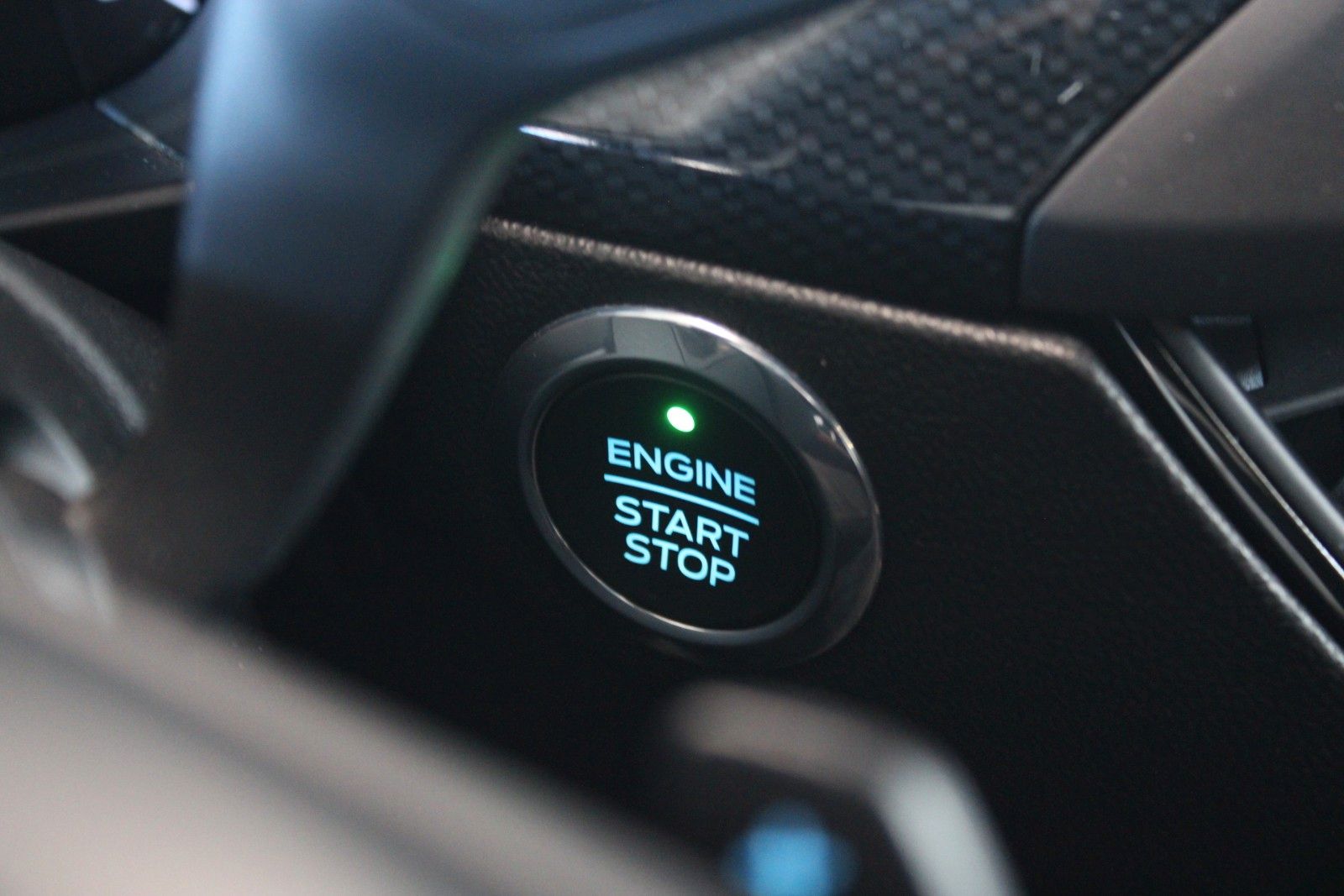 Fahrzeugabbildung Ford Focus ST-Line Automatik WinterPaket CAM ACC