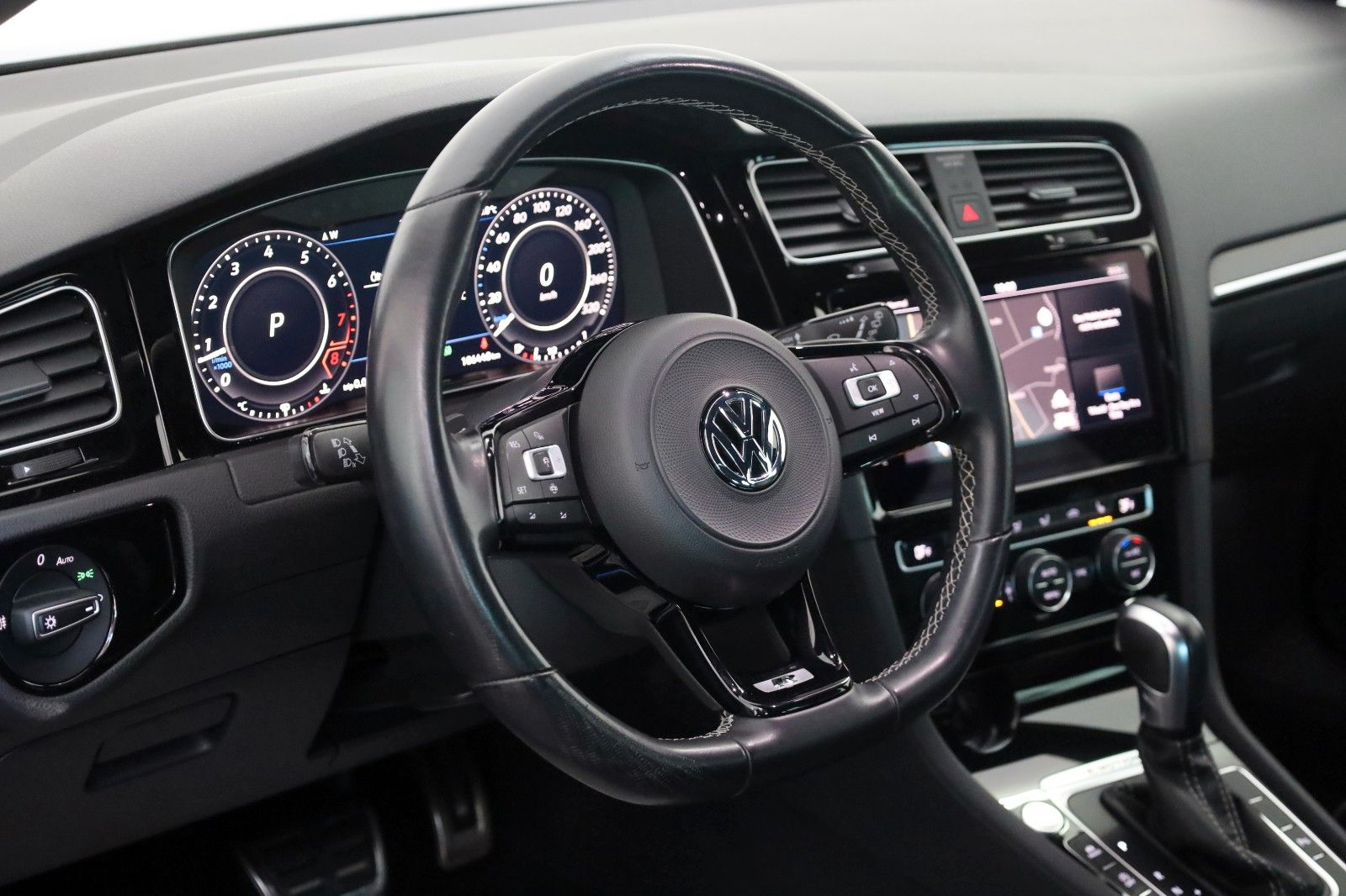 Fahrzeugabbildung Volkswagen Golf VII Variant R 4M Leder,Navi,LED,Kamera,ACC