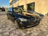 BMW 520 - BMW 520 aus 2010: Kombi