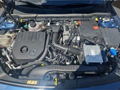 MERCEDES-BENZ A 250 AMG Line El. Panodach Navi Digitales Cockp