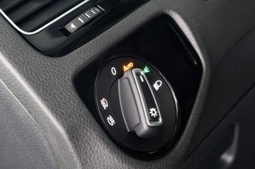 Volkswagen Golf VII 1,5TSI BMT DSG Variant Highline ACC LED