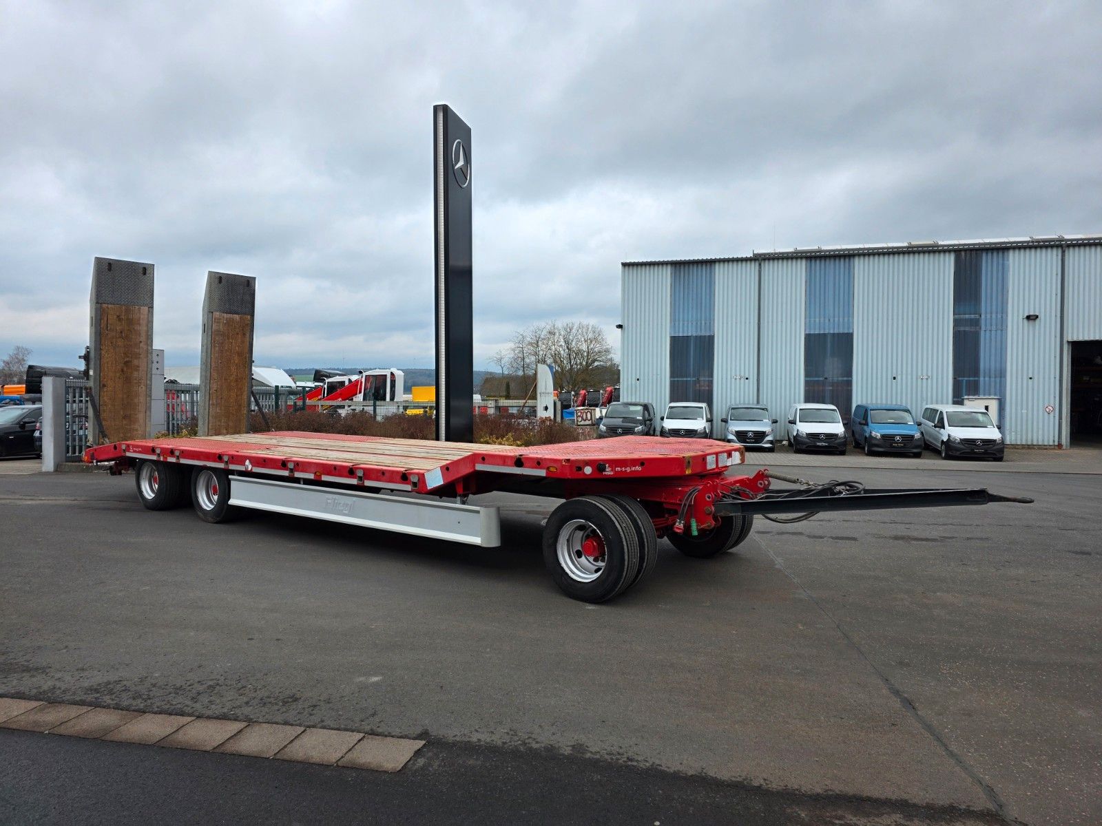 Fahrzeugabbildung Fliegl DTS 300 Rampen BPW auf 3.000mm verbreiterbar