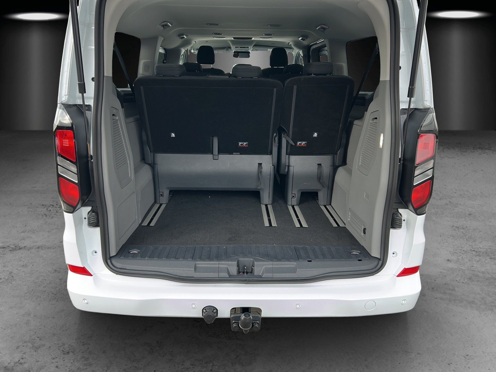 Fahrzeugabbildung Ford Tourneo Custom L2 Titanium Aut./LED/AHK/KAMERA/