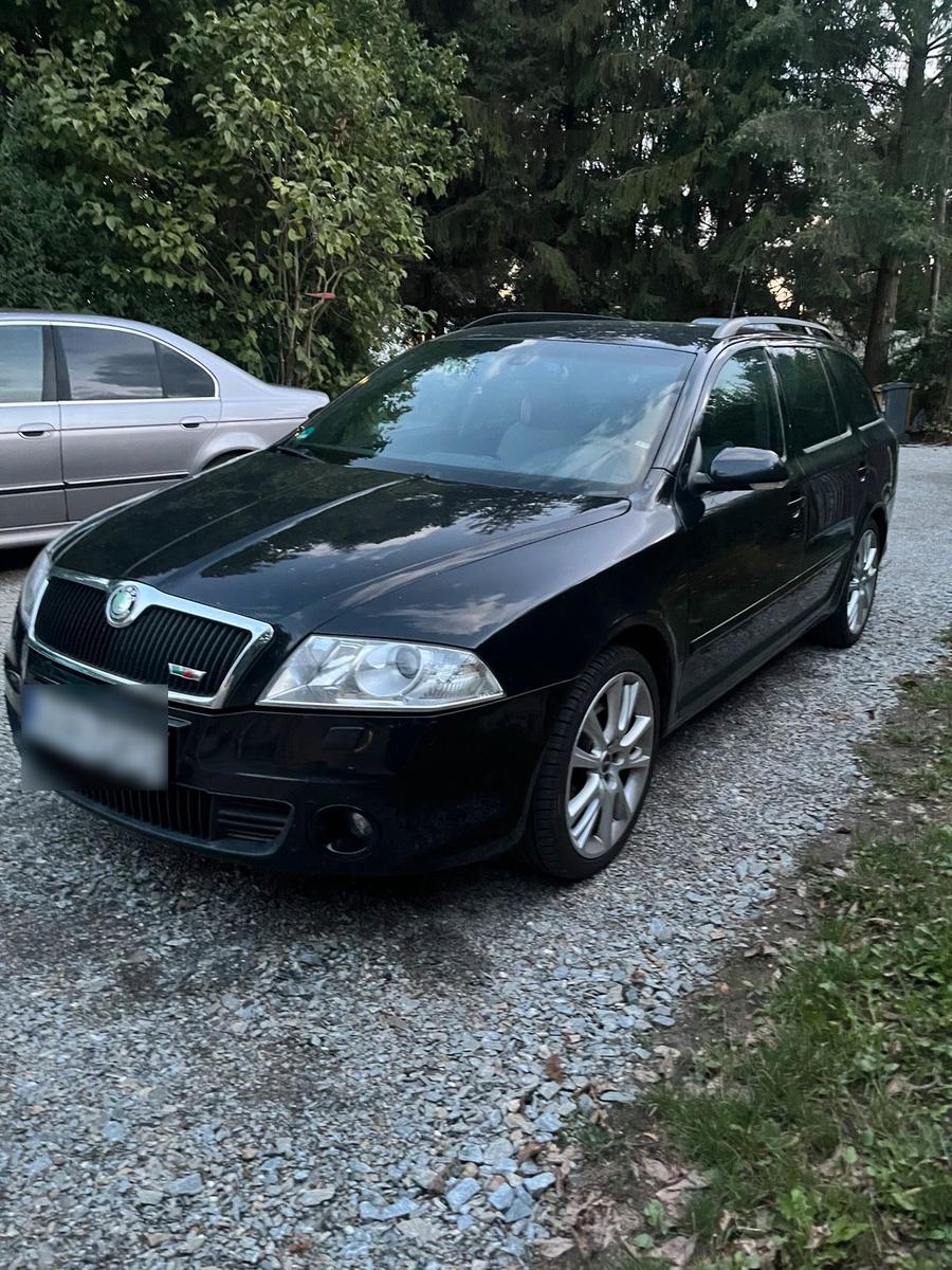 Skoda Octavia 2008 — салон