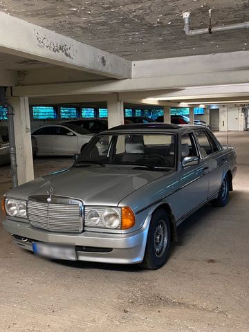 Mercedes-Benz Mercedes Benz W123 230