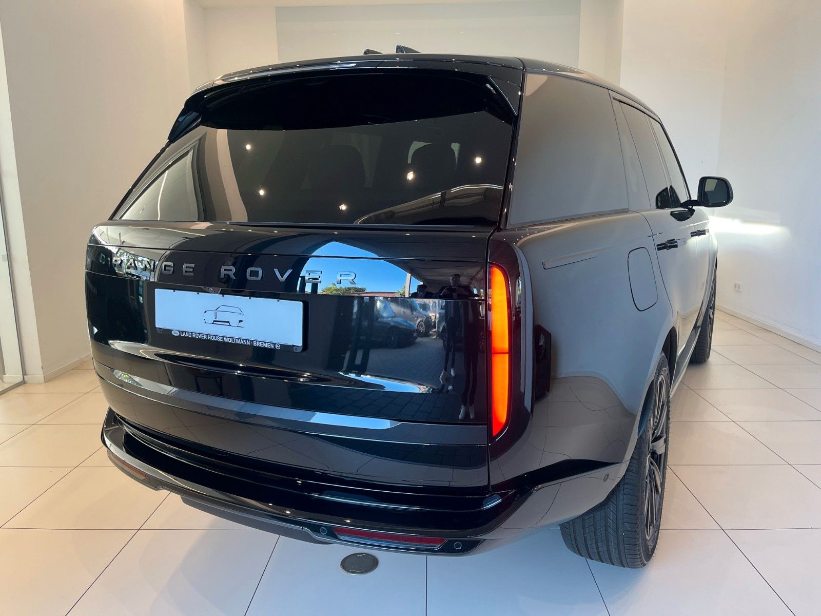 Fahrzeugabbildung Land Rover Range Rover P460e HSE Hybrid AHK & Panoramadach