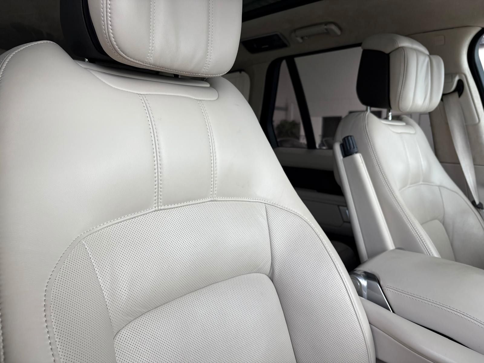 Fahrzeugabbildung Land Rover Range Rover P400e Autobiography Hybrid