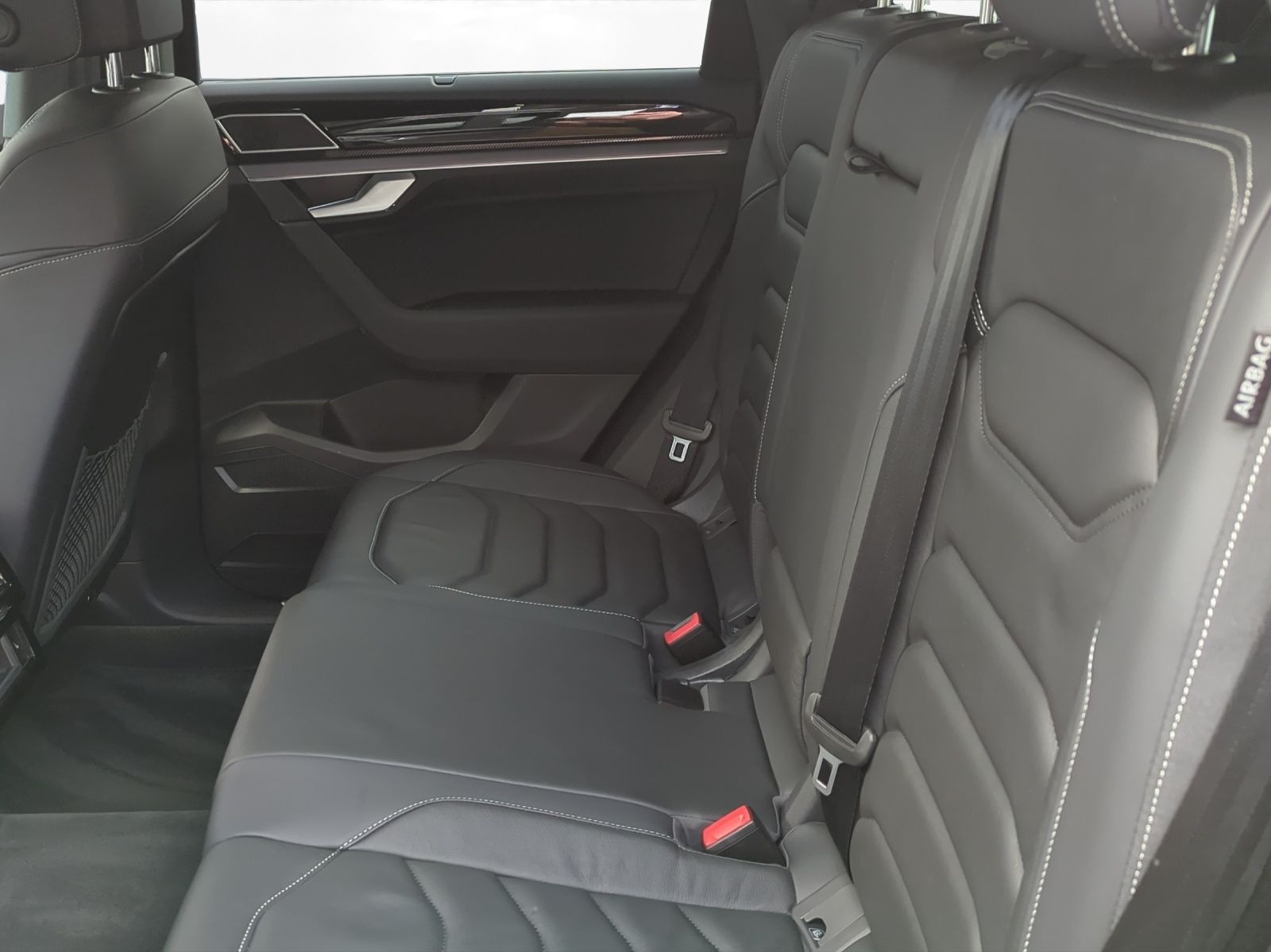 Volkswagen Touareg R-Line 3,0 l V6 TDI 4MOTION 286 PS | PAN imagem 3